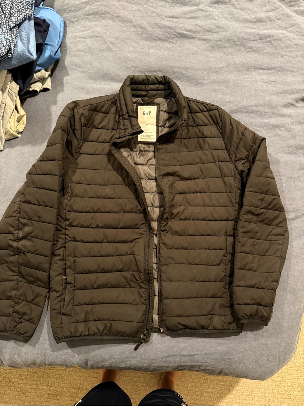 GAP Men's Light Black Puffer Jacket - Lightweight Quilted Coat